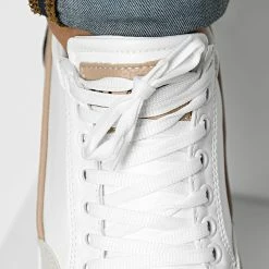 Remise 🤩 Baskets 2001 White Sand Navy de Classic Series 🧨 -Classic Series Soldes bb salazar 335446 SRHT 2001 WHT SAND NAVY 20220906T143155 03