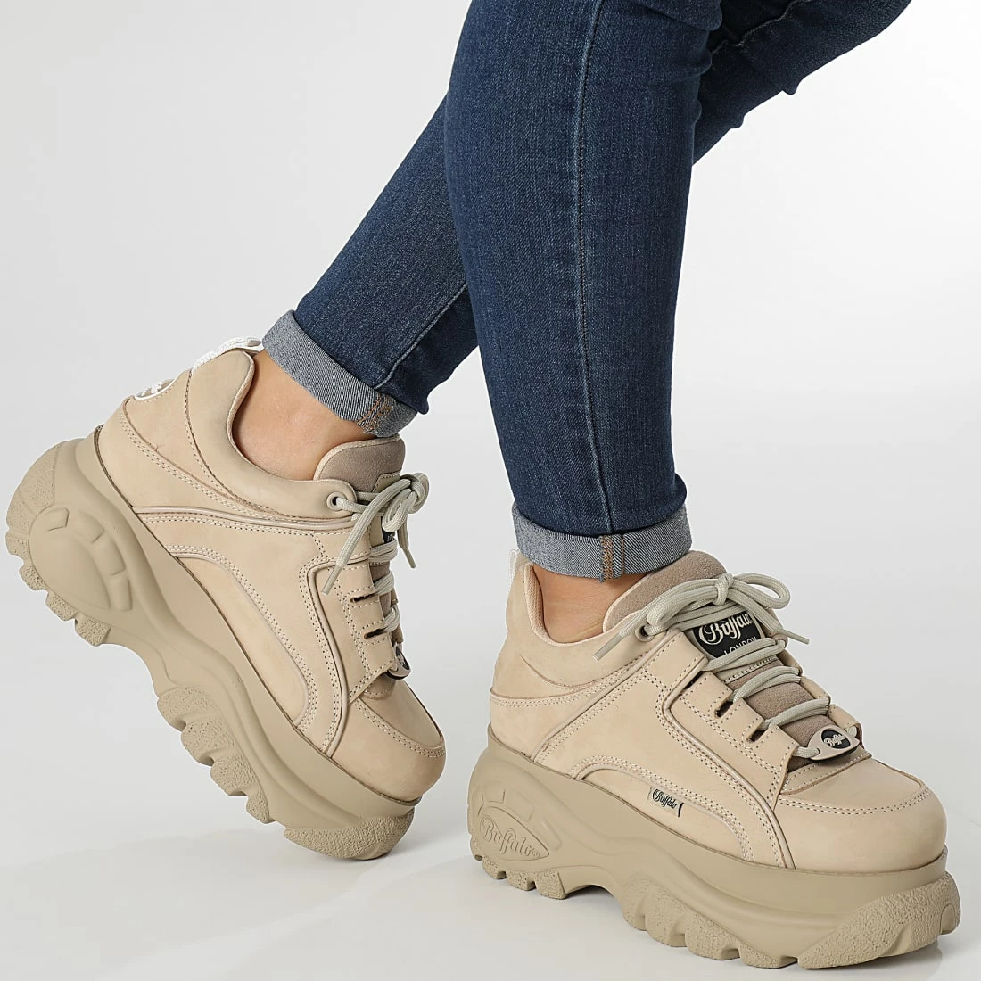 Remise 🧨 Baskets Femme Classic Low 1339-14 Nubuck Leather Cream de Classic Series 🌟 4 Remise 🧨 Baskets Femme Classic Low 1339-14 Nubuck Leather Cream de Classic Series 🌟 – Image 3