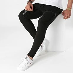 Les meilleures critiques de 😍 Pantalon Jogging G-2750 Noir de Classic Series 🤩 -Classic Series Soldes classic series 266423 G 2750 BLACK 20210521T141016 03