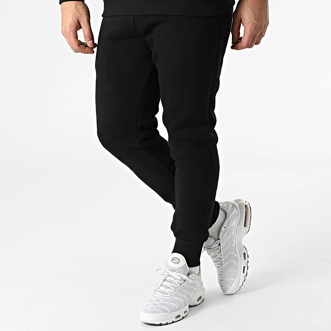 De gros ⭐ Ensemble De Survetement F22-901T Noir de Classic Series 💯 6 De gros ⭐ Ensemble De Survetement F22-901T Noir de Classic Series 💯 – Image 4