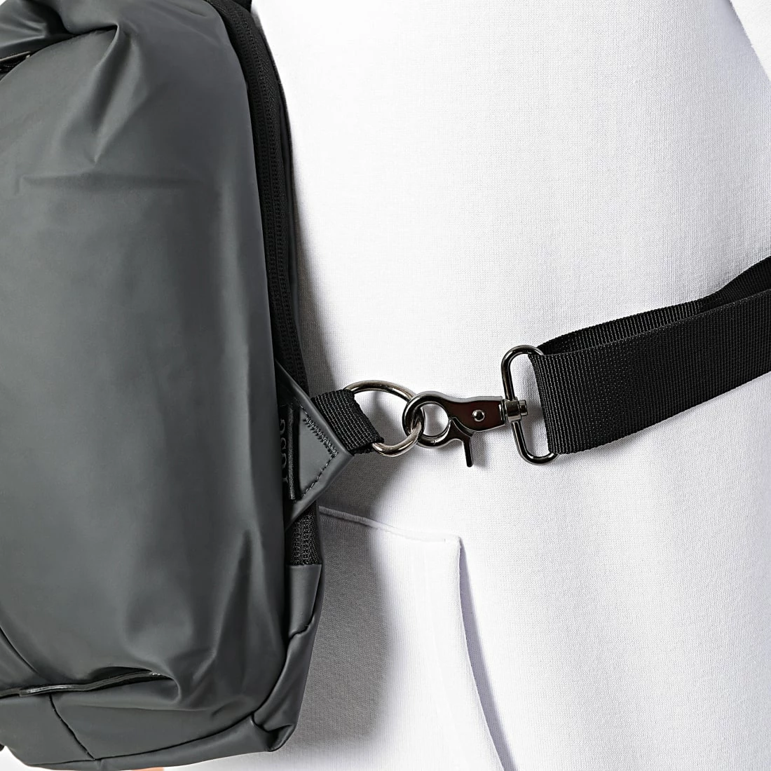 Coupon ✨ Sac Poitrine KS272 Gris de Classic Series 🎁 6 Coupon ✨ Sac Poitrine KS272 Gris de Classic Series 🎁 – Image 4