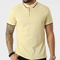 Meilleur prix 🌟 Polo A Manches Courtes P2210 Jaune de Classic Series 🔔 -Classic Series Soldes classic series 315938 P2210 AMARILLO 20220421T151435 03