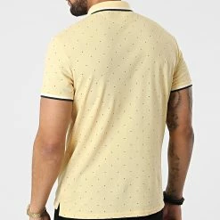 Meilleur prix 🌟 Polo A Manches Courtes P2210 Jaune de Classic Series 🔔 -Classic Series Soldes classic series 315938 P2210 AMARILLO 20220421T151436 04