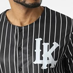 Coupon 🧨 Chemise Manches Courtes Col Rond A Rayures 5925 Noir Blanc de Classic Series ⌛ -Classic Series Soldes classic series 317220 5925 BLACK 20220504T142959 02