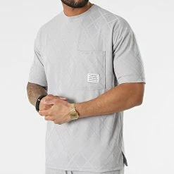 Budget 👍 Ensemble Tee 👕 Shirt Oversize A Poche Poitrine Et Short Jogging PP6001-6002 Gris de Classic Series 🤩 9 Budget 👍 Ensemble Tee 👕 Shirt Oversize A Poche Poitrine Et Short Jogging PP6001-6002 Gris de Classic Series 🤩 -Classic Series Soldes classic series 317469 ENS 6001 6002 GREY 20220506T154356 03