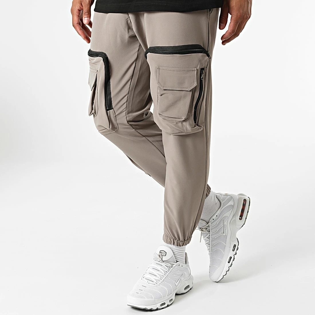 Nouveau ⭐ Ensemble Tee 👕 Shirt Poche Et Pantalon Jogging F22-908T Noir Gris de Classic Series 🤩 6 Nouveau ⭐ Ensemble Tee 👕 Shirt Poche Et Pantalon Jogging F22-908T Noir Gris de Classic Series 🤩 – Image 4