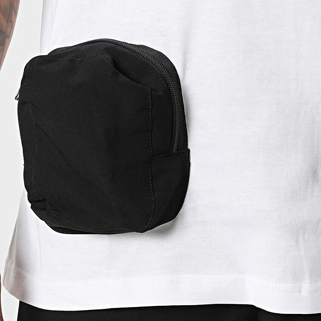 De gros 🎁 Ensemble Tee 👚 Shirt Poche Et Pantalon Jogging F22-910T Noir Blanc de Classic Series 🧨 4 De gros 🎁 Ensemble Tee 👚 Shirt Poche Et Pantalon Jogging F22-910T Noir Blanc de Classic Series 🧨 – Image 2