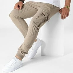 Budget 🥰 Pantalon Cargo H64060C62194 Beige de Classic Series ✔️ -Classic Series Soldes classic series 325242 H64060C62194B 21300 20220627T155253 03