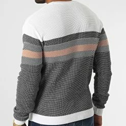 Vente flash 😉 Pull 52286 Beige Clair Noir de Classic Series 💯 -Classic Series Soldes classic series 330814 52286 BLANC 20220805T103008 04