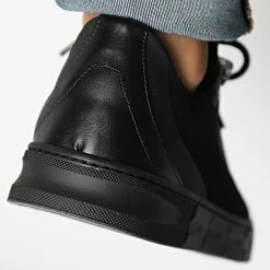 Meilleure affaire ✨ Baskets 901 Black de Classic Series ✔️ 9 Meilleure affaire ✨ Baskets 901 Black de Classic Series ✔️ -Classic Series Soldes classic series 335422 901 SIYAH SUET 20220906T142359 04