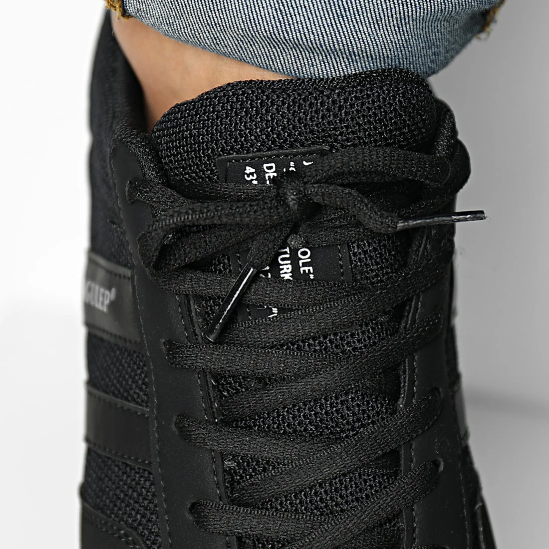 Tout neuf ✔️ Baskets 2202 Black de Classic Series ✨ 5 Tout neuf ✔️ Baskets 2202 Black de Classic Series ✨ – Image 3