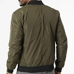 Les meilleures critiques de 😀 Veste Bomber LP55653 Vert Kaki de Classic Series 🎁 -Classic Series Soldes classic series 340677 LP55653 K KHAKI 20220929T160536 04