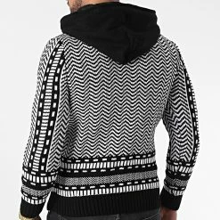 Offres ⭐ Gilet Zippé Capuche 3007 Noir Blanc de Classic Series 🥰 9 Offres ⭐ Gilet Zippé Capuche 3007 Noir Blanc de Classic Series 🥰 -Classic Series Soldes classic series 342656 3007 BLACK WHITE 20221007T155547 04