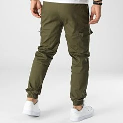 Vente flash ✔️ Pantalon Cargo ZA52 Vert Kaki de Classic Series 🛒 -Classic Series Soldes classic series 345061 ZA52 OLIVE 20221031T161401 04