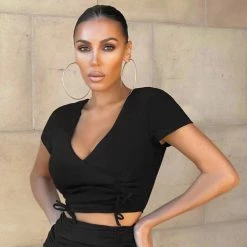 Remise 😍 Top Crop Femme Cross My Mind Noir de Classic Series 😉