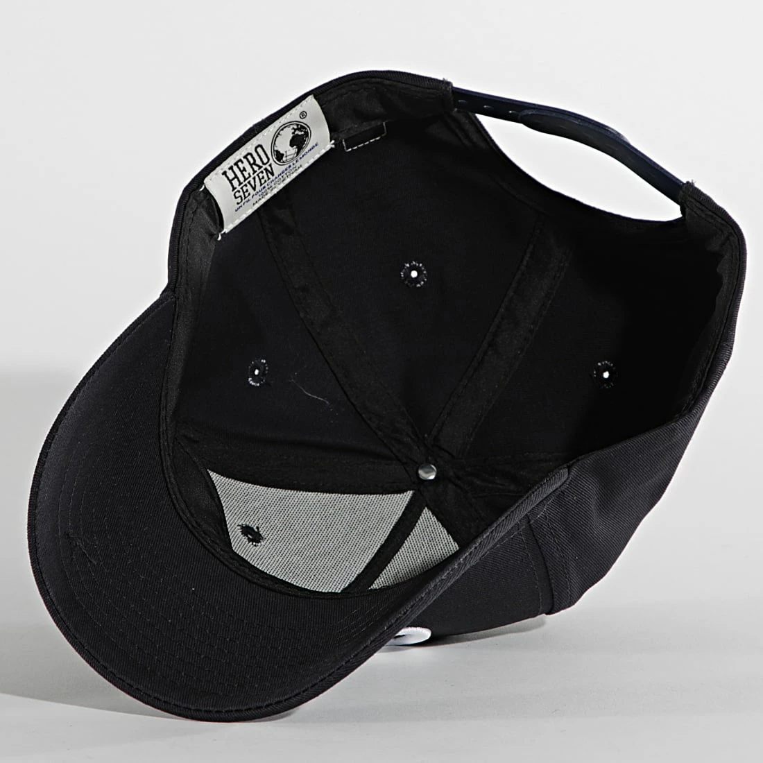 Grosses soldes ✨ Casquette E21900 Bleu Marine de Classic Series ⭐ 4 Grosses soldes ✨ Casquette E21900 Bleu Marine de Classic Series ⭐ – Image 4