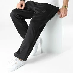Tout neuf 🥰 Pantalon Jogging A Bandes SP078 Noir de Classic Series 😀 -Classic Series Soldes south pole 288446 SP078 BLACK 20220218T143334 03