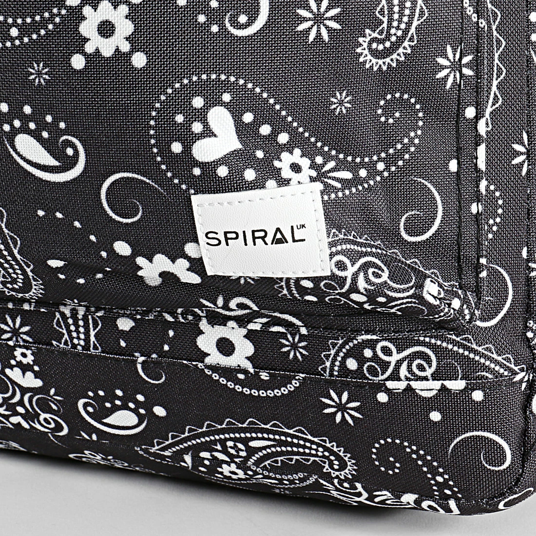 Vente flash 🤩 Sac A Dos 1419 Noir Bandana de Classic Series ✔️ 4 Vente flash 🤩 Sac A Dos 1419 Noir Bandana de Classic Series ✔️ – Image 2